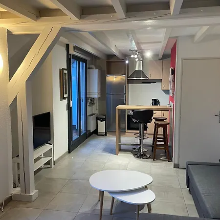 Apartman Fathala - Lumineux En Dernier Etage - Face A La Gare Routiere *