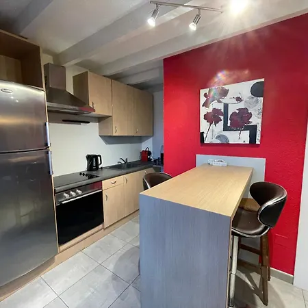 Fathala - Lumineux En Dernier Etage - Face A La Gare Routiere Apartman